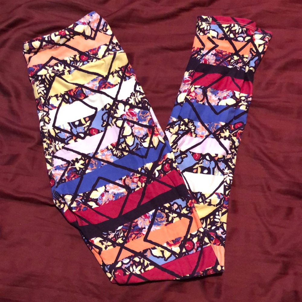 Lularoe one size fits all leggings